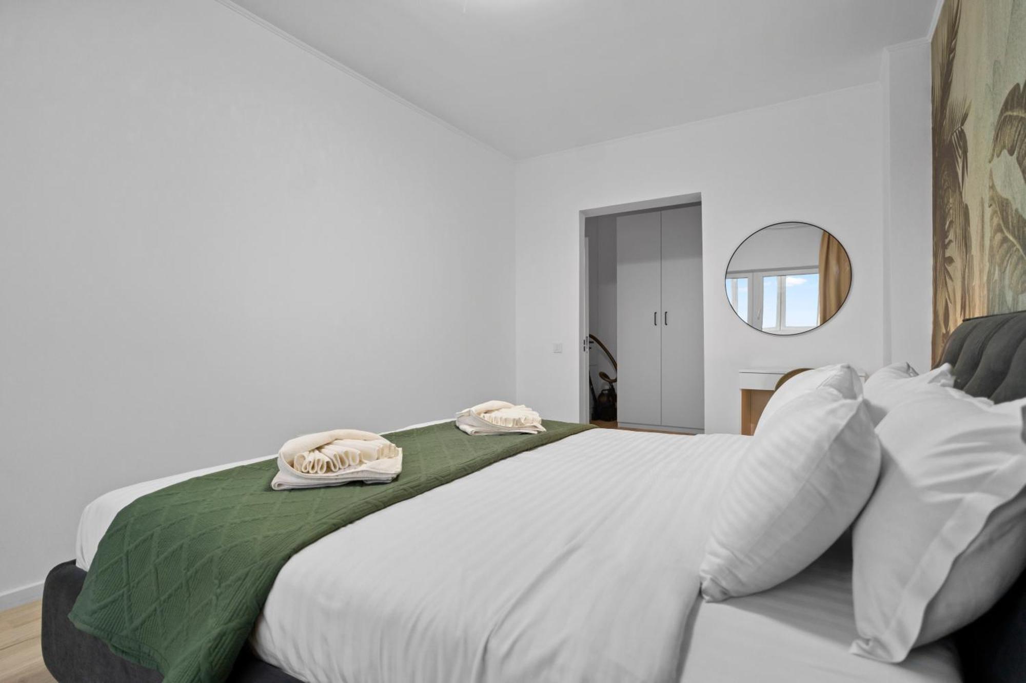 High-end With Panoramic View, Parking & Pool