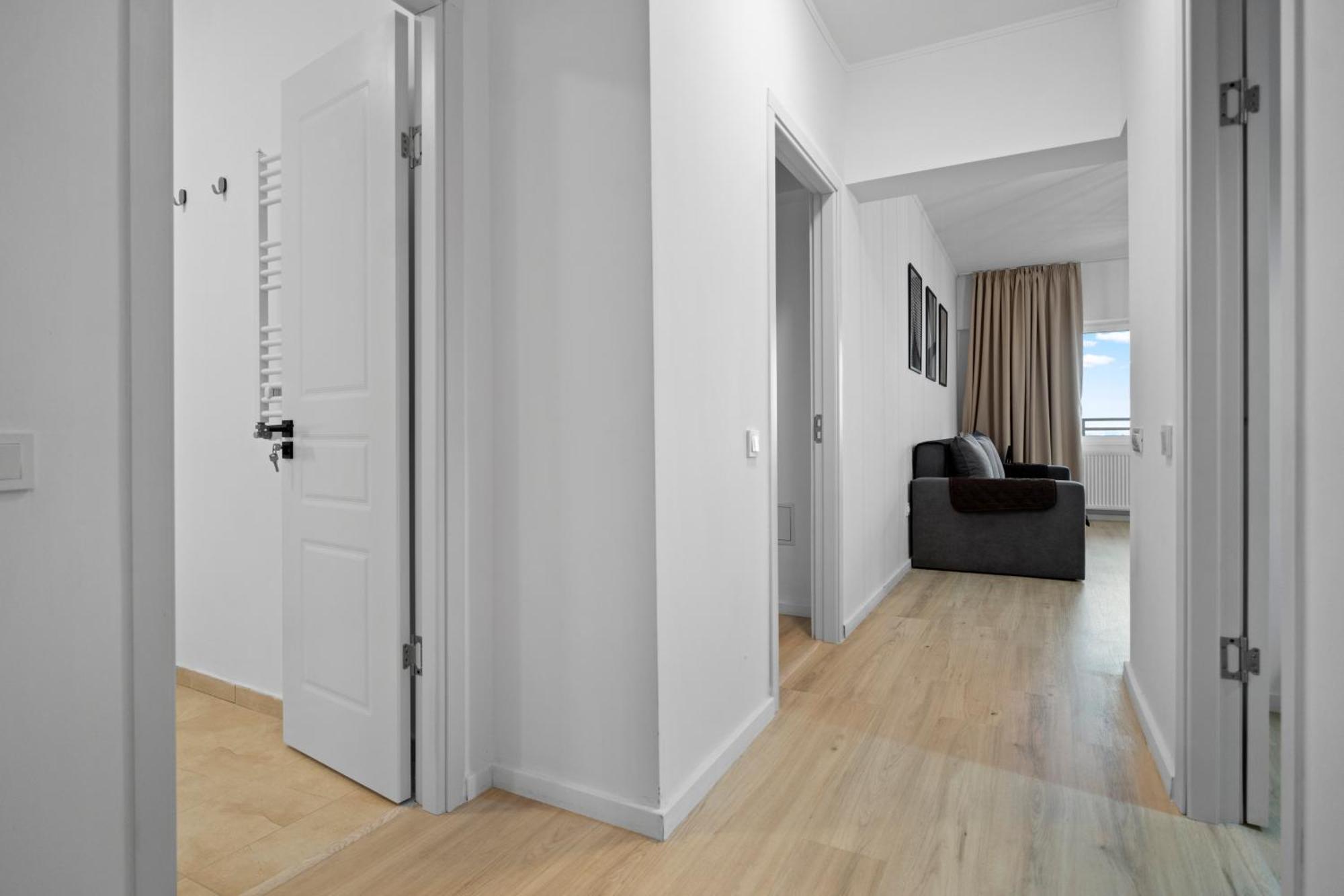 Appartamento High-end With Panoramic View, Parking & Pool Bucarest